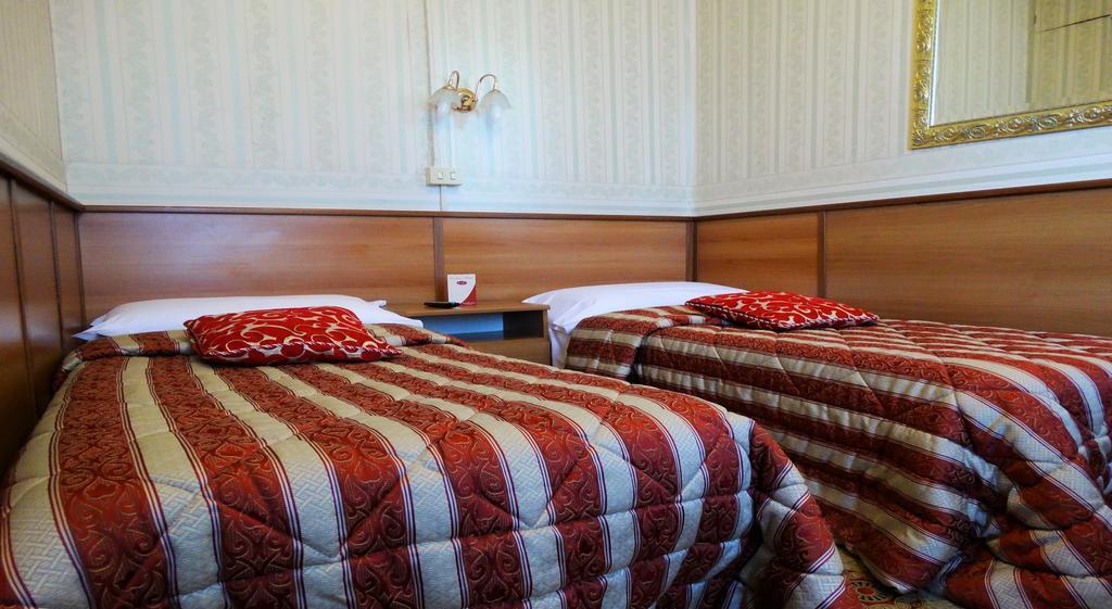 Hotel Cristina Roma Quarto foto